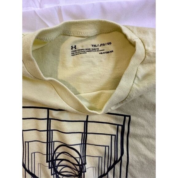 Under Armour boys T-shirt size YXL - Picture 2 of 2